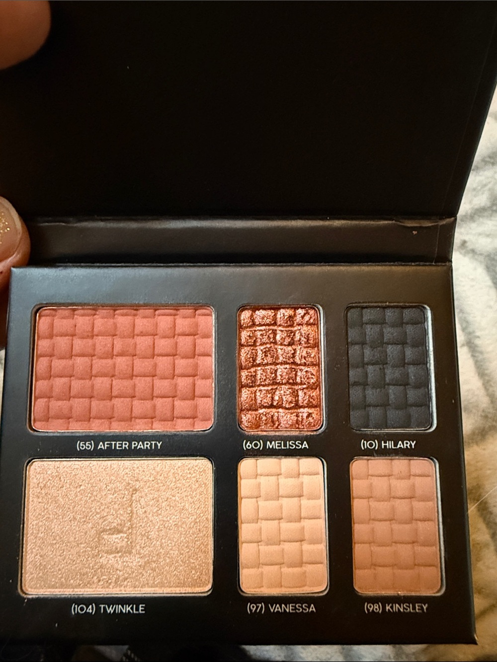 DOUCCE On The Go Eyeshadow Blush Highlighter Magnetic Palette
